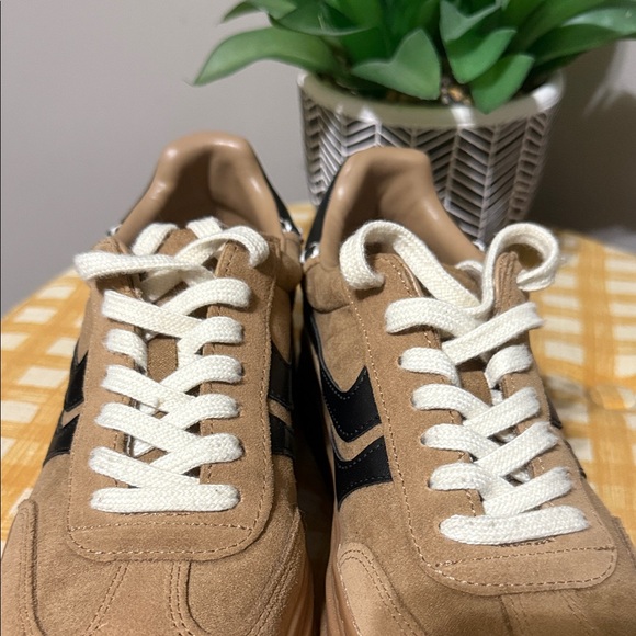 Steve Madden Women’s Dodge Sneakers - Picture 5 of 8